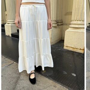 BRANDY MELVILLE LONG WHIT SKIRT